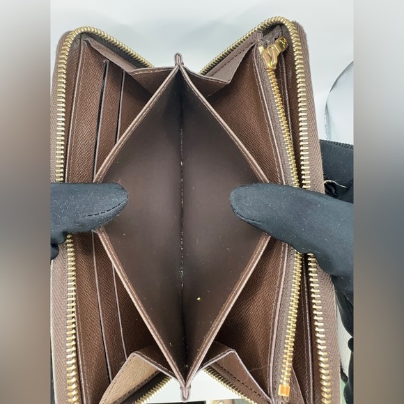 💯AUTHENTIC Louis Vuitton. Damier Zip Long Wallet - Picture 5 of 15